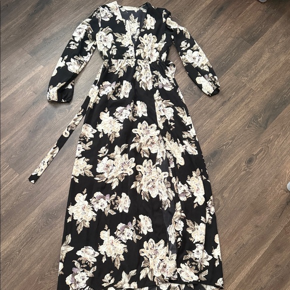 Rokoko By Dazz Dresses & Skirts - Rokoko by Dazz Floral Black and Cream Wrap Longsleeve Dress